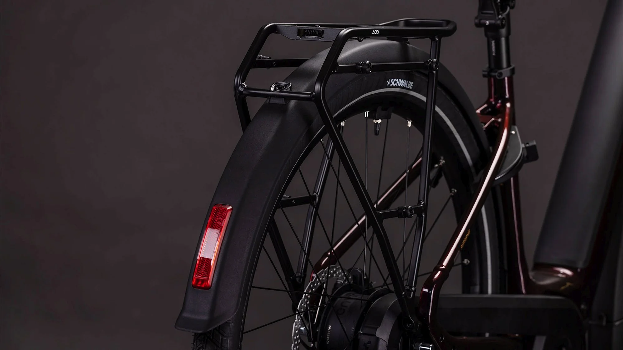 CUBE SUPREME HYBRID COMFORT PRO 600 SOLARECLIPSE/GOLD - Image 4