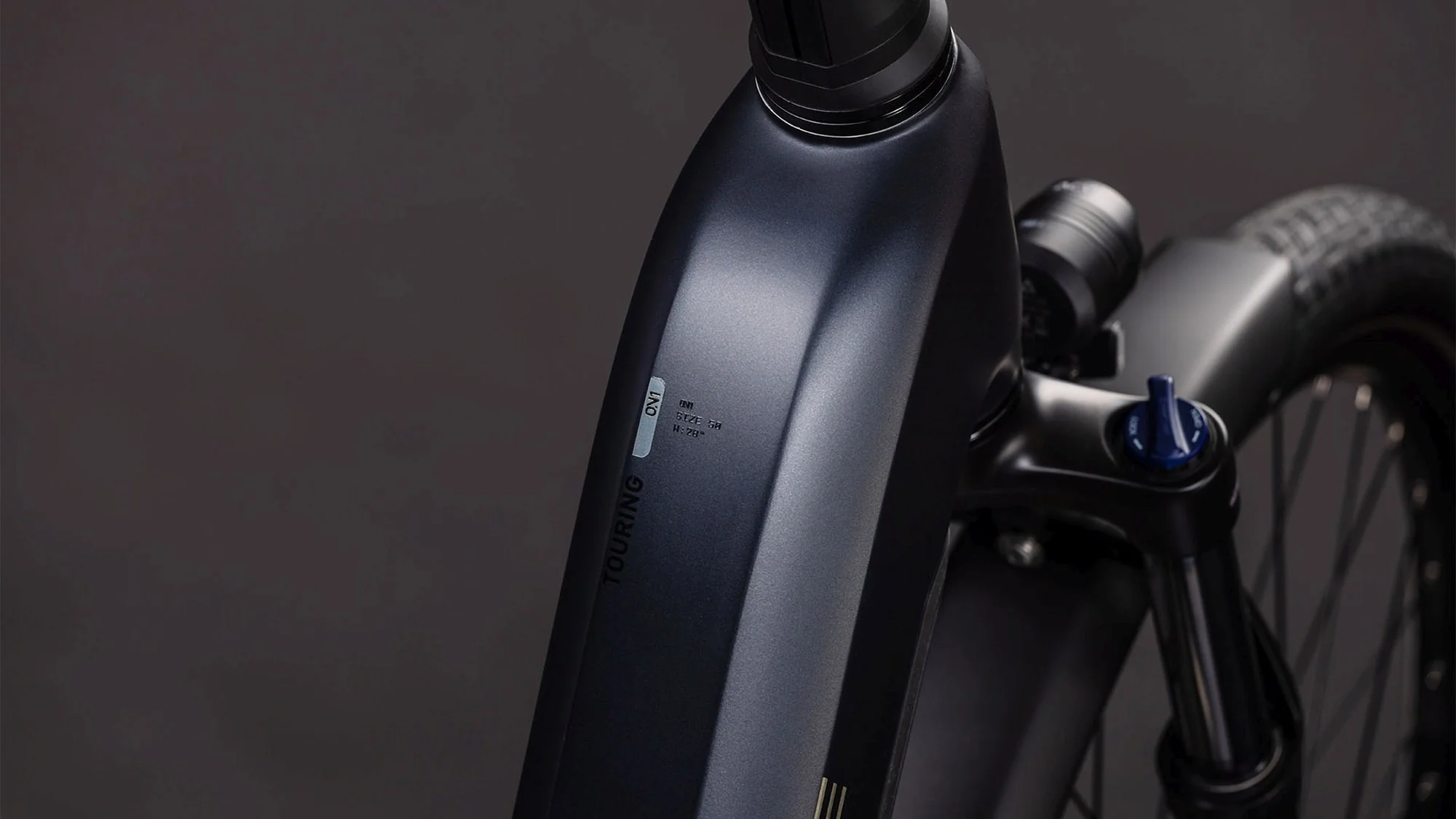 CUBE TOURING HYBRID ONE 600 COAL/CHROME - Image 17